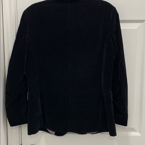 Blazer - Picture 4 of 4